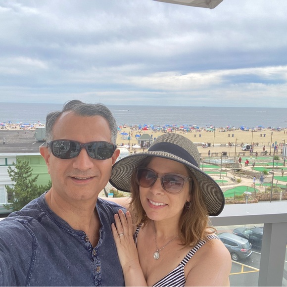 Meet your Posher, Stephanie - Picture 3 of 5